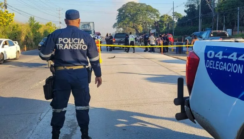 Un hombre murió tras ser atropellado en el kilómetro 26 ½ de la carretera Panamericana, en el distrito de San Juan Opico, La Libertad Centro.