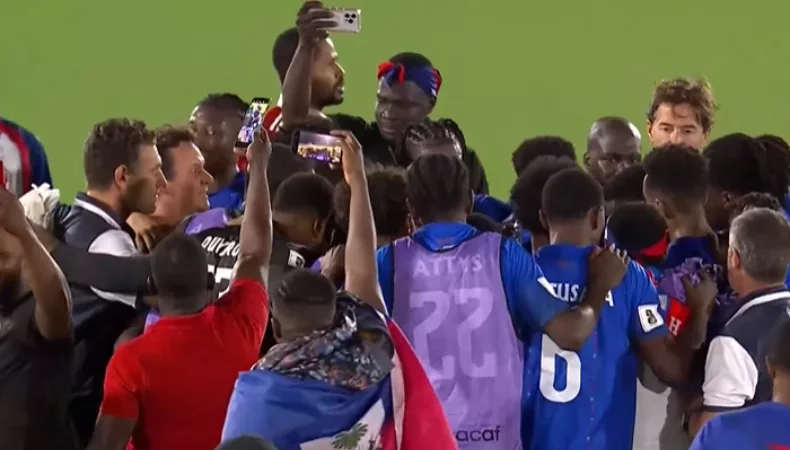 Los jugadores de la selección de Haití se clasificó al Mundial luego de 52 años tras vencer a Nicaragua en las Eliminatorias Mundialistas.