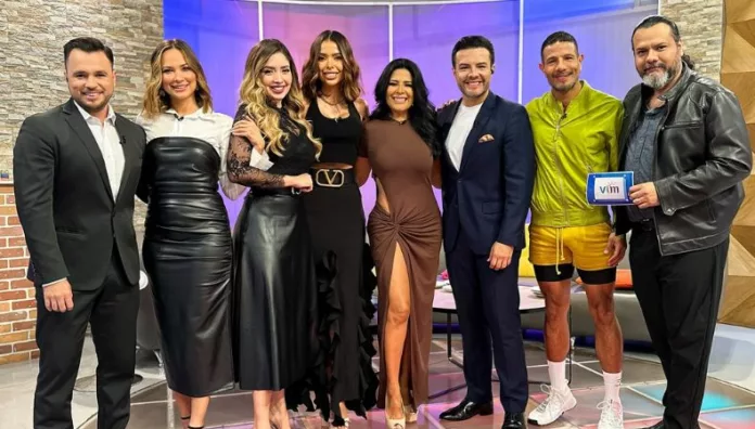 Verónica Guerrero llega a “Viva la Mañana” y revela cómo fue su debut real en televisión Verónica Guerrero llegó al set de la revista matutina y compartió relatos que marcaron su trayectoria en los medios de comunicación, recuerdos que pocas veces ha contado y momentos que definieron su camino frente a cámara.