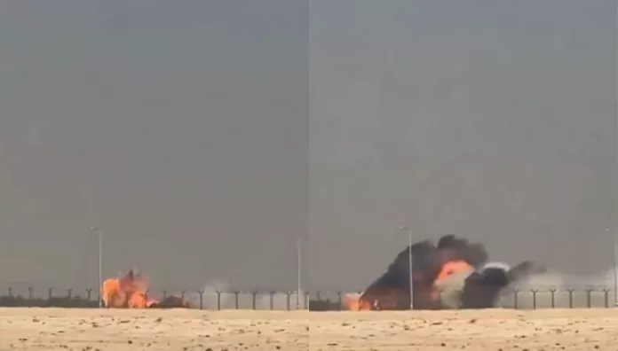 Un piloto murió tras accidentarse un avión del Ejército de la India Un piloto de la Fuerza Aérea India falleció cuando el avión de combate que tripulaba se estrelló durante una demostración en el Salón Aeronáutico de Dubái.