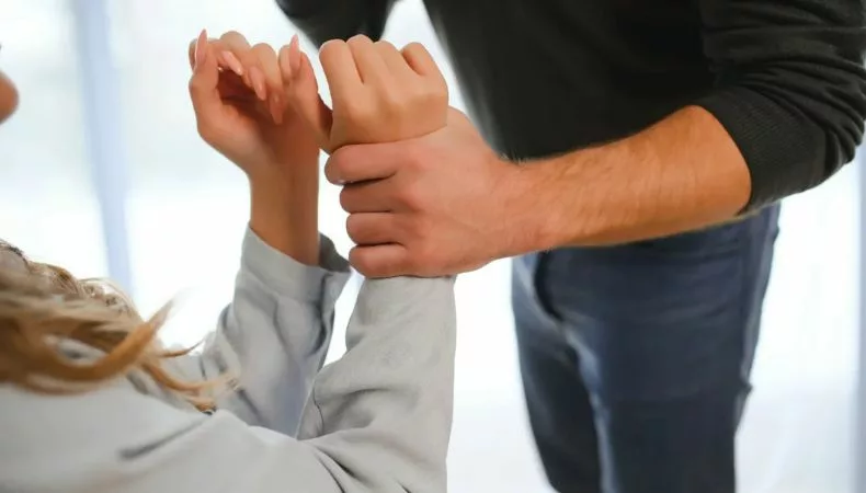 La OMS alerta que más de 840 millones de mujeres han sufrido algún tipo de violencia, y que los avances para combatir estos abusos siguen siendo lentos.