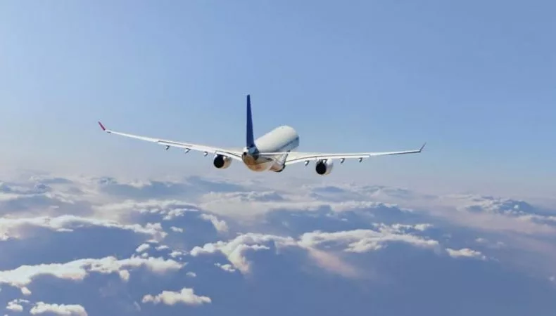 Al menos seis aerolíneas suspendieron temporalmente sus vuelos hacia y desde Venezuela tras la advertencia de Estados Unidos por un “aumento de la actividad militar”.