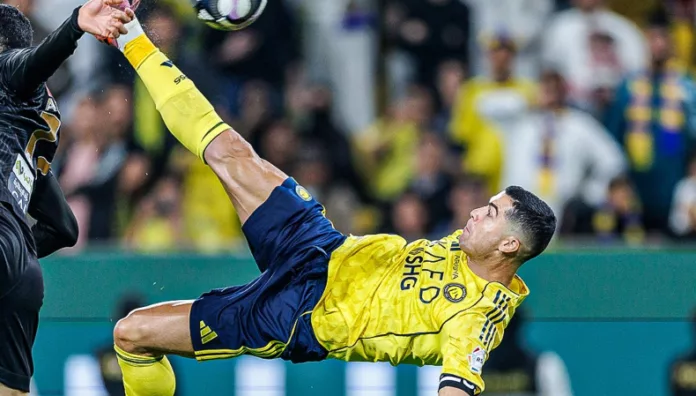Así fue el golazo de Cristiano Ronaldo con el Al Nassr Cristiano Ronaldo anotó un auténtico golazo en la victoria del Al Nassr en la Premier League de Arabia Saudita.