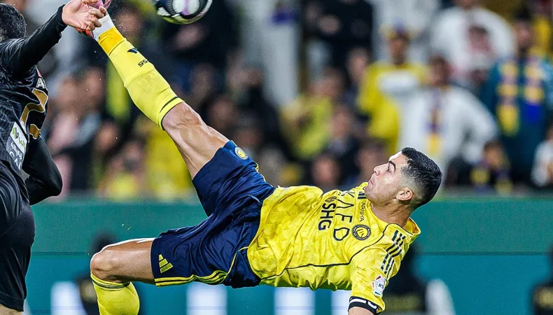 Cristiano Ronaldo anotó un auténtico golazo en la victoria del Al Nassr en la Premier League de Arabia Saudita.