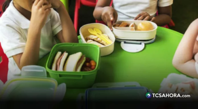 Pequeños hábitos pueden ayudar a los niños a comer mejor y mantenerse saludables en este periodo de vacaciones.
