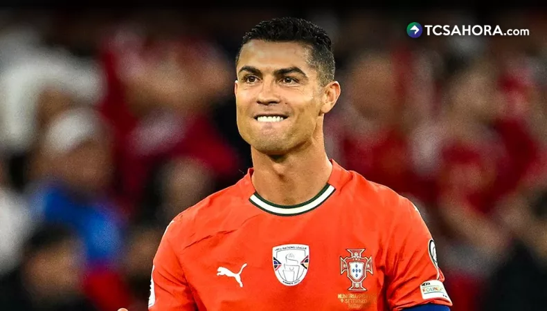 Cristiano Ronaldo fue expulsado por agredir a un jugador de Irlanda en el encuentro de Eliminatorias europeas.