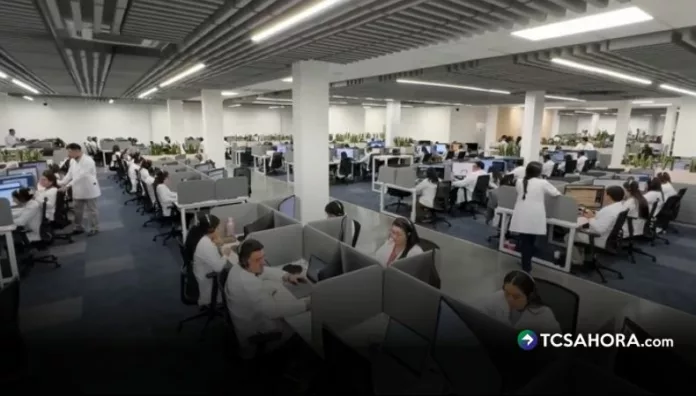 DoctorSV: más de 200 mil descargas y 10 mil citas programadas A 13 días de haberse lanzado la aplicación DoctorSV, se han realizado más de 200 mil descargas y registra más de 10 mil consultas programadas