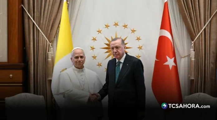 El papa León XIV llegó este jueves a Turquía para su primera visita internacional, que continuará en Líbano.