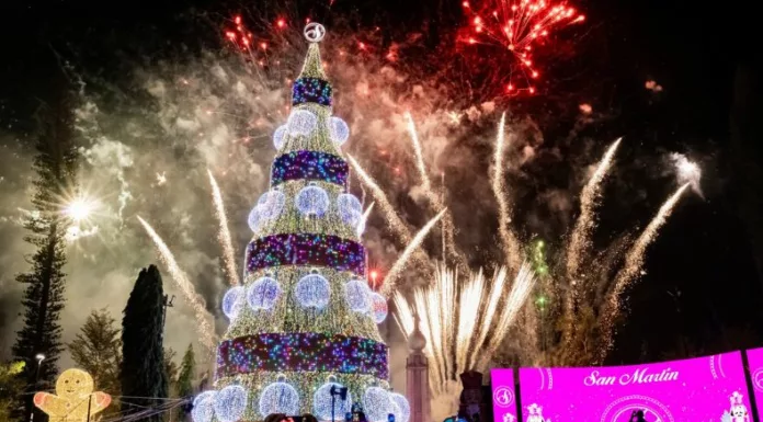 La noche del sábado 29 de noviembre se iluminará con un nuevo árbol gigante de 50 metros, dando inicio a la temporada navideña .