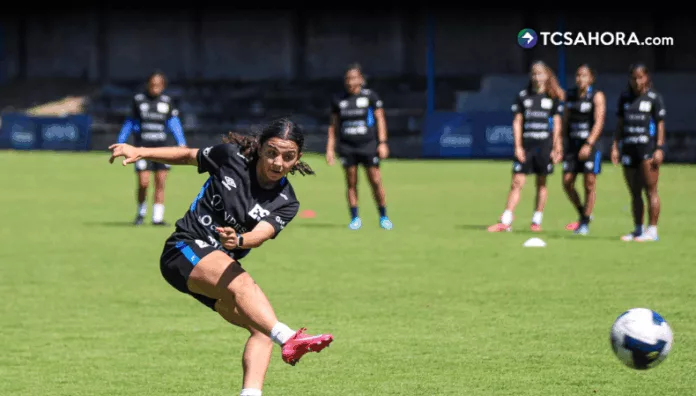 Selecta femenina se prepara para el encuentro ante Honduras La Selecta femenina iniciará su camino en la Eliminatoria Mundialista enfrentando a la selección de Honduras.