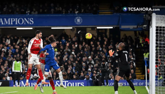 Arsenal empata ante el Chelsea, pero sigue líder de la Premier El Arsenal rescató un empate en el