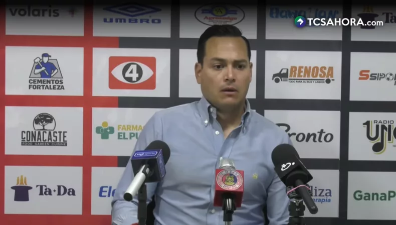 El técnico de Club Deportivo FAS, Cristian Flores, asumió la culpa tras la eliminación en tanda de penales ante Cacahuatique.