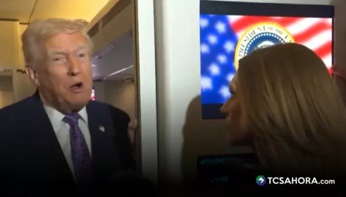 Trump confirma que habló por llamada con Maduro Donald Trump confirmó este domingo que mantuvo una conversación telefónica con su homólogo de Venezuela, Nicolás Maduro.