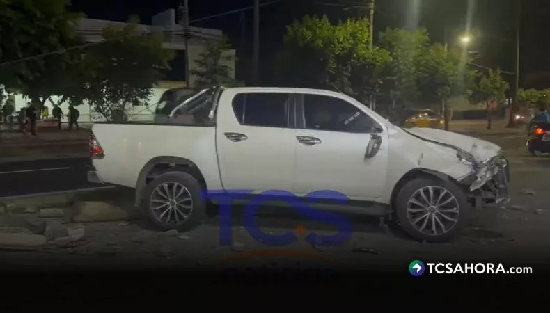 Una persona falleció esta madrugada luego de ser atropellada en la alameda Manuel Enrique Araujo.