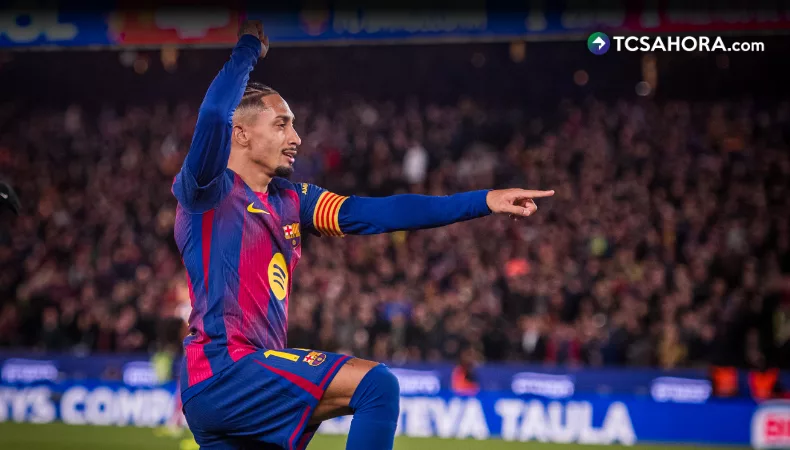 El Barcelona remontó para vencer al Atlético de Madrid y se mantiene como único líder del campeonato español.