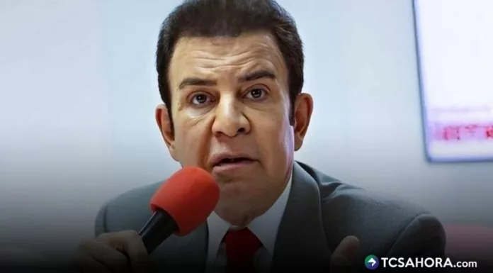 Con el 64.53% de las actas procesadas, Salvador Nasralla tiene el 40.06% de los votos, superando a Nasry Asfura, que suma el 39.73%.