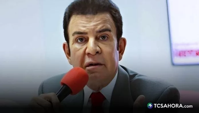 Salvador Nasralla toma la delantera en la carrera presidencial de Honduras Con el 64.53% de las actas procesadas, Salvador Nasralla tiene el 40.06% de los votos, superando a Nasry Asfura, que suma el 39.73%.