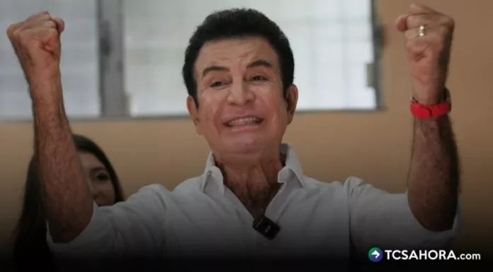 Con el 78.58% de las actas procesadas, el aspirante Salvador Nasralla tiene el 40.32% de los votos frente al 39.60% de Nasry Asfura.