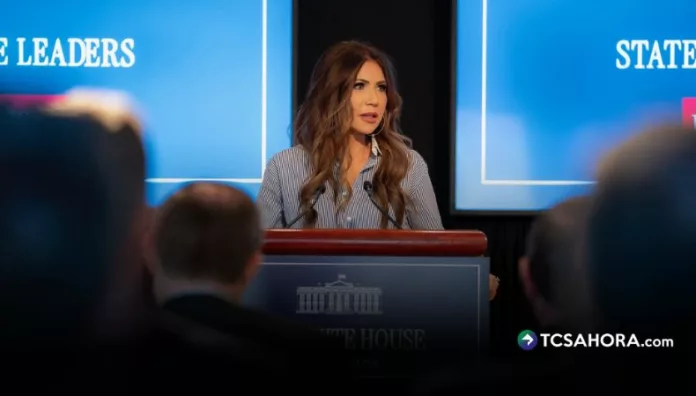 EE. UU. contempla ampliar a más de 30 los países sujetos a su veto migratorio Estados Unidos planea ampliar a más de 30 los países afectados por su prohibición de viajes, según anunció la secretaria de Seguridad Nacional.