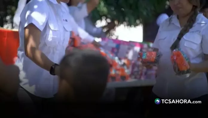 “Juguetes por Sonrisas” llevó alegría a 290 niños de la comunidad La Esperanza en Zapotitán, La Libertad Fundación TCS, junto a empresas aliadas, realizó la quinta entrega de la campaña “Juguetes por Sonrisas 2025” en una comunidad de La Libertad, llevando alegría y entretenimiento a cientos de niños.