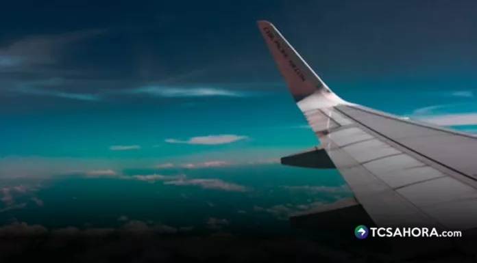 Venezuela perdió casi dos tercios de sus vuelos internacionales en las últimas dos semanas, tras una serie de suspensiones motivadas por advertencias de seguridad y las tensiones con Estados Unidos.