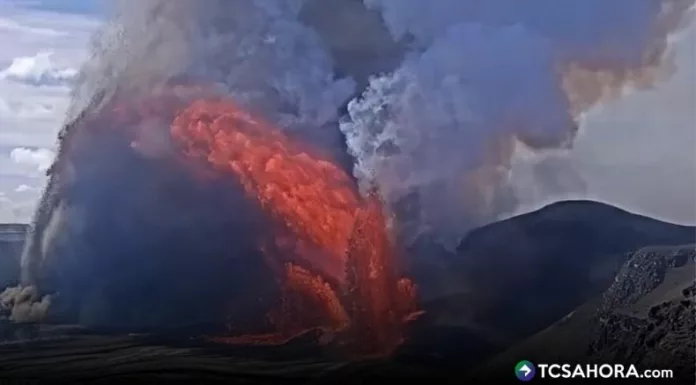 El volcán Kilauea, en Hawái, registró tres fuentes de lava activas al mismo tiempo. Las columnas alcanzaron 150 metros de altura.