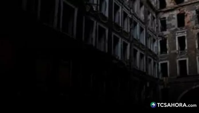 Bombardeos rusos dejan a Ucrania sin electricidad El gobierno de Ucrania y las compañías eléctricas han anunciado planes de reparación y medidas de contingencia.