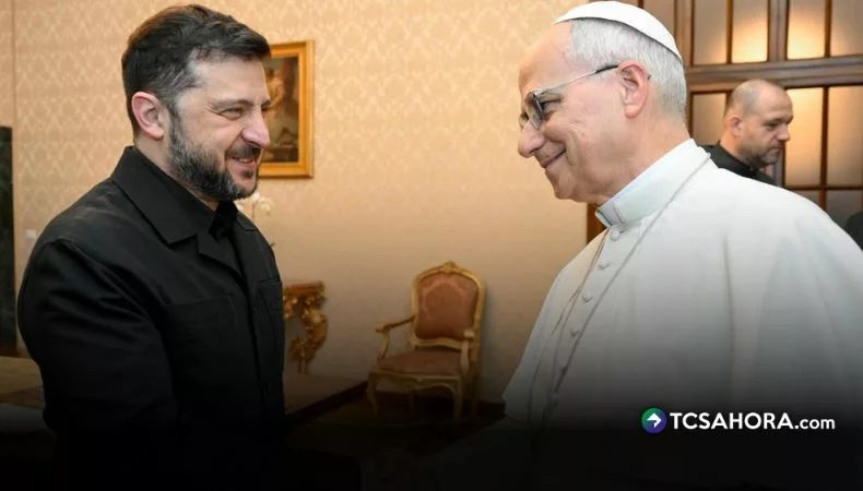 Papa León XIV recibe a Volodimir Zelenski El presidente ucraniano Volodímir Zelenski fue recibido hoy por el papa León XIV en Castel Gandolfo, en Roma, en medio de crecientes presiones diplomáticas para impulsar un acuerdo de paz que ponga fin a la guerra.