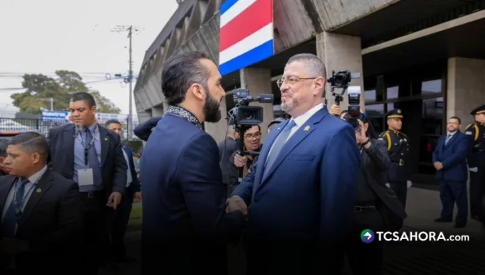 Presidente de Costa Rica, Rodrigo Chaves visitará El Salvador El presidente de Costa Rica, Rodrigo Chaves, confirmó que visitará El Salvador este jueves y viernes, luego de recibir la invitación de su homólogo Nayib Bukele.
