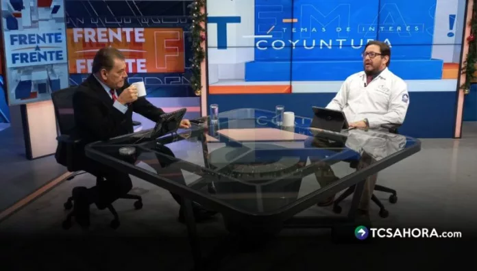 Cobertura a derechohabientes es del 60 %, asegura SIMETRISSS La falta de médicos en el ISSS lleva a evaluar a pacientes entre 3, 6 y hasta 8 meses. Aseguran que todavía hay crisis de medicamentos.