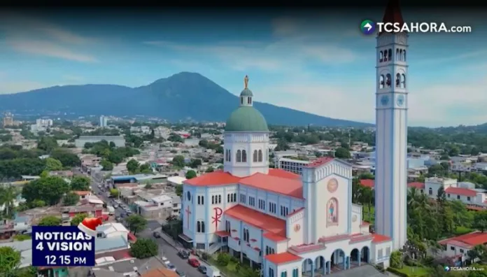 Parroquia María Auxiliadora 75 años de fe y devoción en El Salvador La parroquia María Auxiliadora, primer templo en El Salvador dedicado a esta advocación, celebra 75 años de historia y devoción.