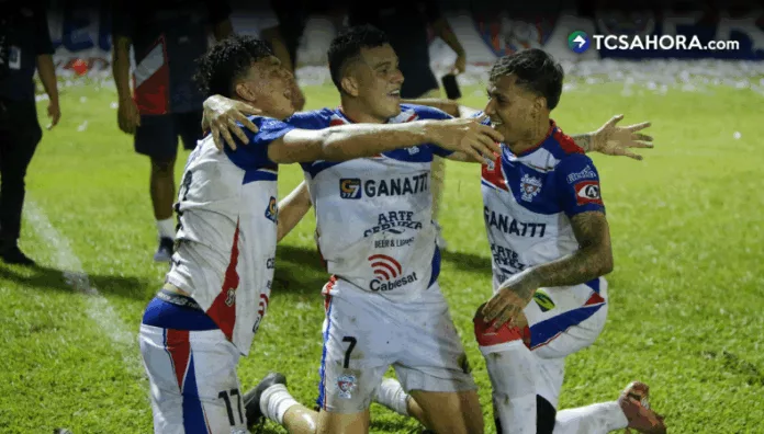 Firpo regresa 12 años después a una final de Primera División Luis Ángel Firpo se clasificó a la gran final del Apertura 2025 por primera vez en 12 años tras eliminar a CD Águila.