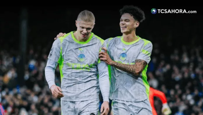 Manchester City golea al Crystal Palace y sigue de cerca al Arsenal Manchester City sumó su cuarta victoria consecutiva en la Premier League tras golear de visitante al Crystal Palace.