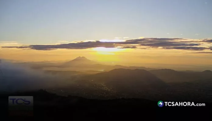 Hoy se tendrá la presencia de algunas brisas sobre el territorio Los vientos podrían rondar entre 10 y 20 km/h, con ráfagas de hasta 60 km/m en zonas altas. No se observan frentes fríos para el país.