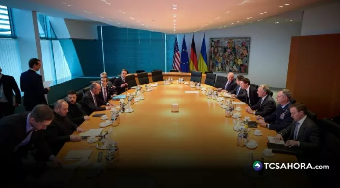 Zelenski se reunió en Alemania con emisarios de Estados Unidos para avanzar en el plan de 20 puntos que busca un alto el fuego en Ucrania.