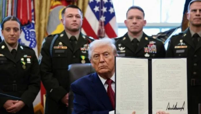 Trump designa al fentanilo como El fentanilo es señalado como la principal causa de muerte entre estadounidenses de 18 a 45 años, por lo que se impulsarán penas más severas.