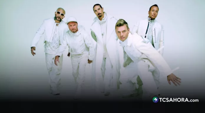 Más de dos décadas después de marcar una era del pop, los Backstreet Boys recrearon su éxito mundial “I Want It That Way”.