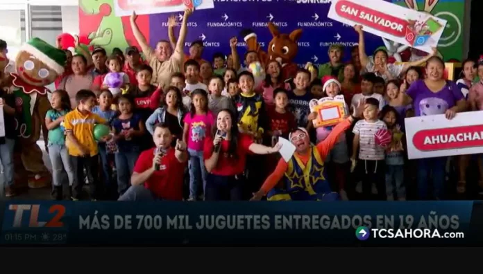 Así fue la última entrega de “Juguetes por Sonrisas” 2025 La campaña “Juguetes por Sonrisas” llegó a su última jornada de 2025 con una celebración que reunió a niñas y niños de Ahuachapán en el Foro 4 de Telecorporación Salvadoreña.