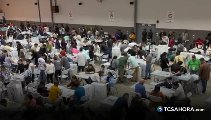 Honduras inicia escrutinio especial que definirá el próximo presidente Tras días de demoras, Honduras comenzó este jueves el escrutinio especial que definirá el ganador de las elecciones presidenciales.