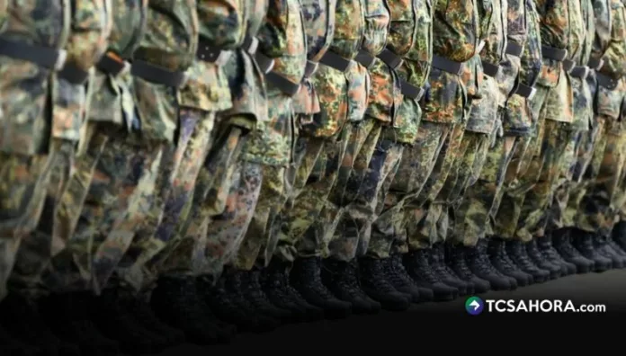 Alemania aprueba una nueva ley del servicio militar Alemania aprobó una nueva ley del servicio militar que entrará en vigor el 1 de enero, tras recibir el aval de la Cámara Alta del Parlamento (Bundesrat).