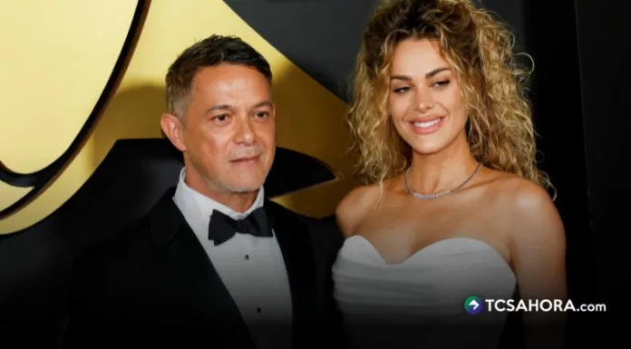 El cantante madrileño y la actriz valenciana habrían puesto fin a su relación. La ruptura sería reciente y en su entorno no descartan que se trate de un distanciamiento temporal.