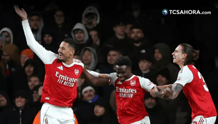 Arsenal avanza a semifinales de la Carabao Cup Arsenal derrotó en tanda de penales al Crystal Palace para avanzar a las semifinales de la Carabao Cup inglesa.