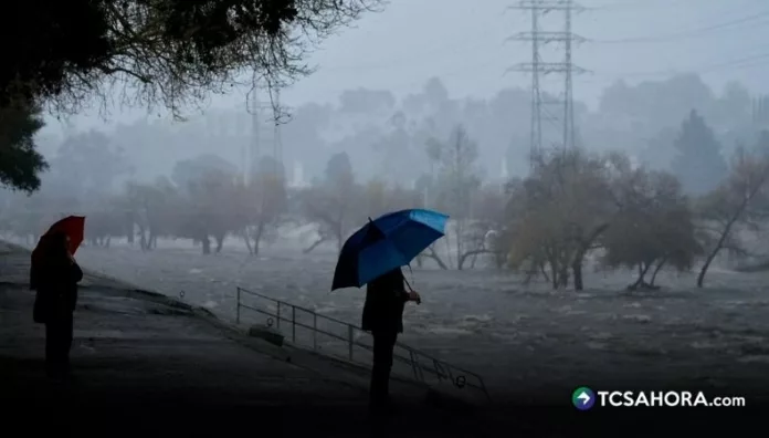 California mantiene alertas de inundación y viento ante intensas tormentas Las autoridades estadounidenses mantienen alertas de inundaciones en varias zonas de California, tras fuertes tormentas e inundaciones.