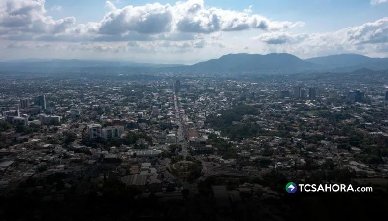 Ambiente caluroso y probabilidad de lluvias para este viernes en El Salvador