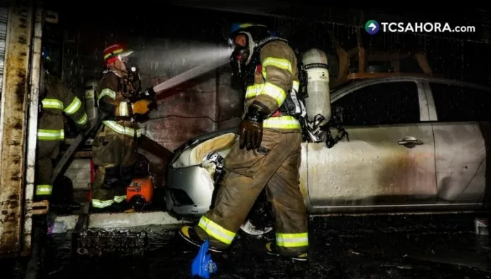 Bomberos sofocan incendios en San Salvador y Chalatenango durante el domingo Al menos cuatro incendios fueron atendidos este domingo en distintos puntos del país, tres en terrenos con maleza seca y uno en un taller automotriz.