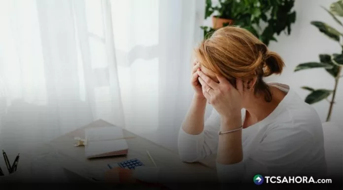 Pensar a diario en las deudas, pagos, cuotas y fechas límite puede convertirse en una fuente permanente de tensión emocional.