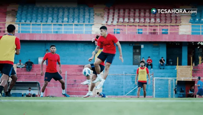 FAS anuncia dos fichajes para el Clausura 2026