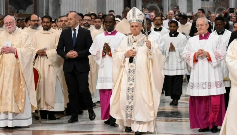 Papa León XIV pide al mundo paz y entendimiento en 2026