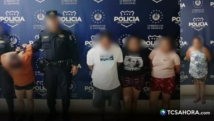 Capturan a miembros de una familia tras pelea en Chapeltique Agentes policiales capturaron a cinco miembros de una misma familia tras protagonizar una pelea en un balneario en Chapeltique.