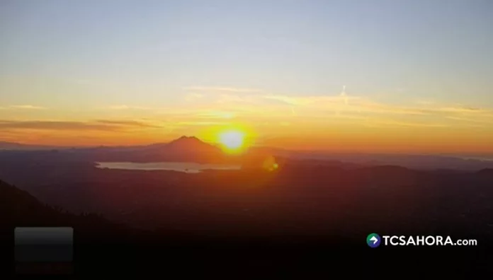 Calman los vientos pero seguirán las noches y madrugadas frescas Durante el día, la temperatura podrá llegar hasta los 36° Celsius; pero, para las noches y madrugadas, se espera un ambiente bastante fresco.